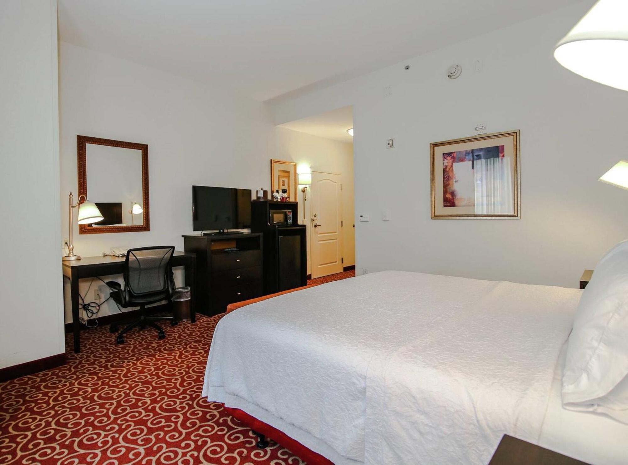 Hotel Hampton 3*